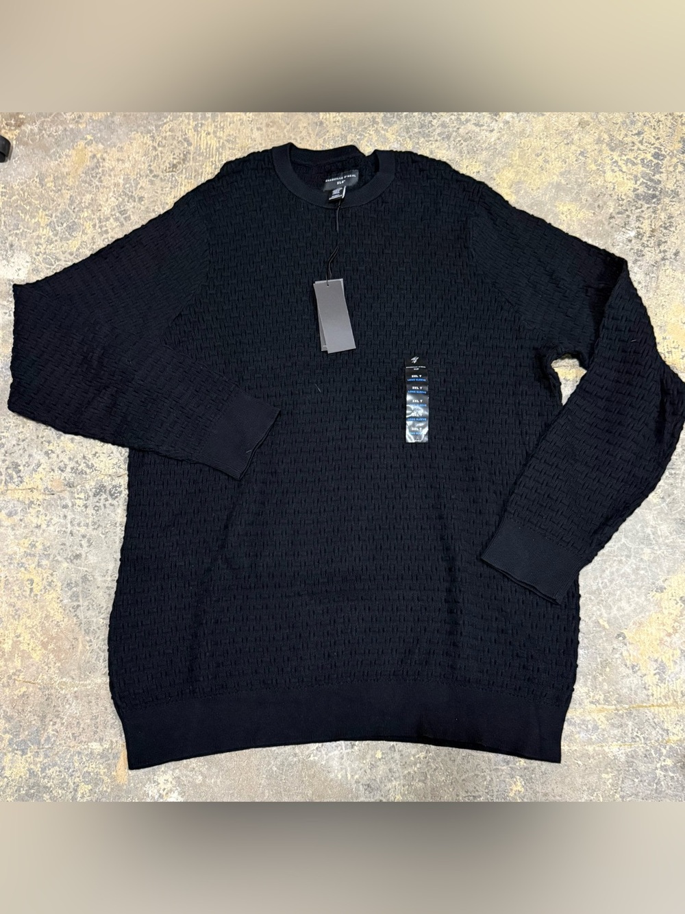 Shaquille O’Neal XLG 3XLT (Big & Tall) Men's Black Textured Crewneck Sweater